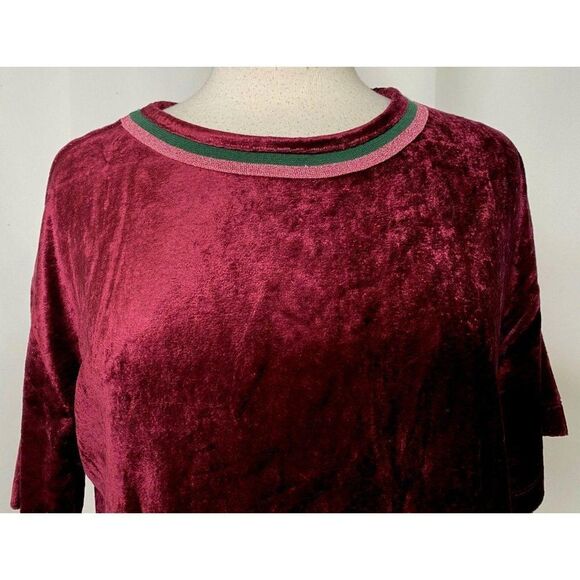 Urban Outfitters Room Service Cranberry Crushed Velvet Tee Top Sz Small NEW - Picture 2 of 6